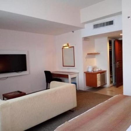 Grand Barakah Hotel อัมปัง ภายนอก รูปภาพ