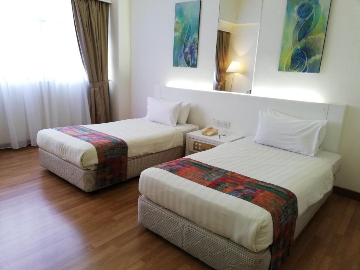 Grand Barakah Hotel อัมปัง ภายนอก รูปภาพ