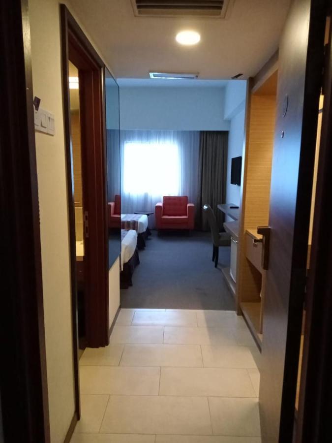 Grand Barakah Hotel อัมปัง ภายนอก รูปภาพ