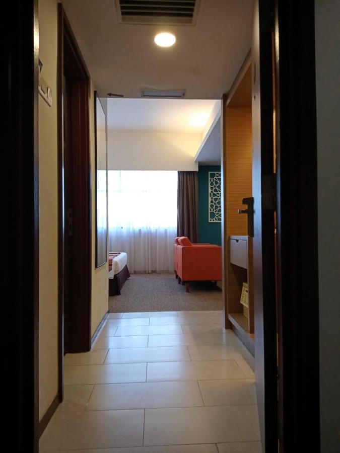 Grand Barakah Hotel อัมปัง ภายนอก รูปภาพ