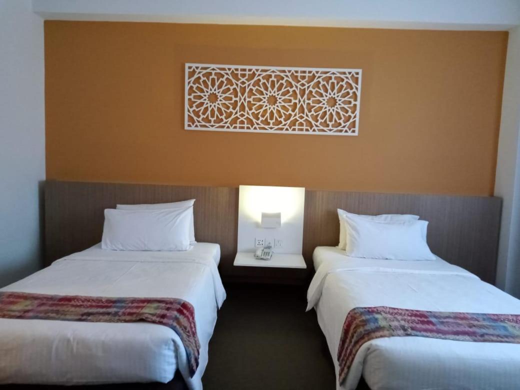 Grand Barakah Hotel อัมปัง ภายนอก รูปภาพ