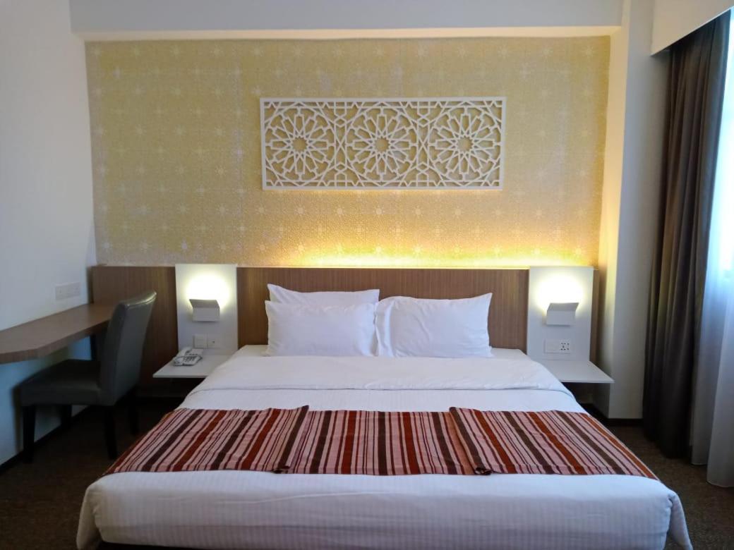 Grand Barakah Hotel อัมปัง ภายนอก รูปภาพ