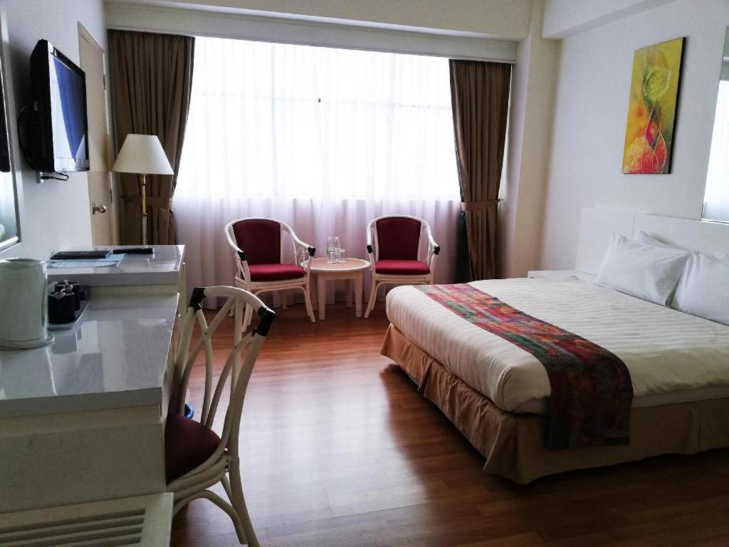 Grand Barakah Hotel อัมปัง ภายนอก รูปภาพ